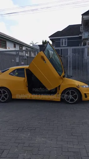 Honda Civic 2013 Yellow