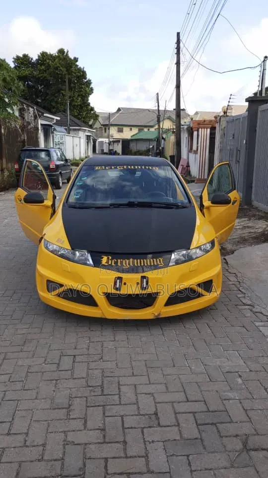 Honda Civic 2013 Yellow