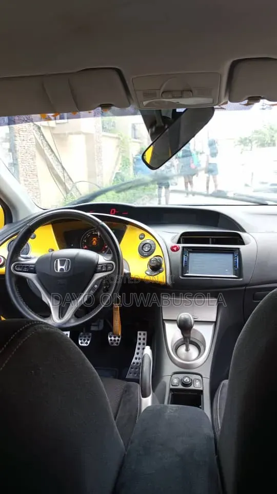 Honda Civic 2013 Yellow