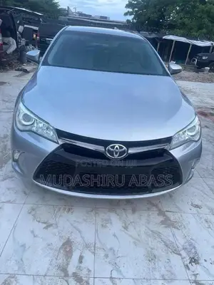 Toyota Camry SE 4dr Sedan (2.5L 4cyl 6A) 2016 Silver