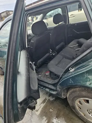 Volkswagen Golf 2006 Green