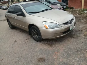 Honda Accord 2004 Gold