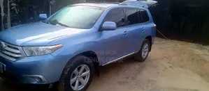 Toyota Highlander Base 2010 Blue
