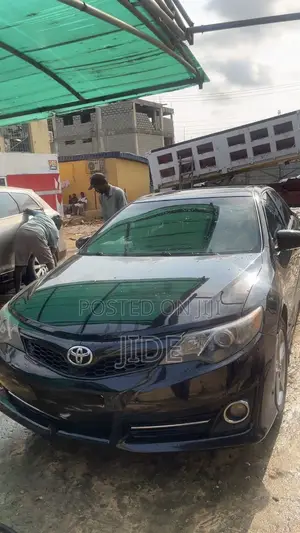 Toyota Camry SE 4dr Sedan (2.5L 4cyl 6A) 2012 Black