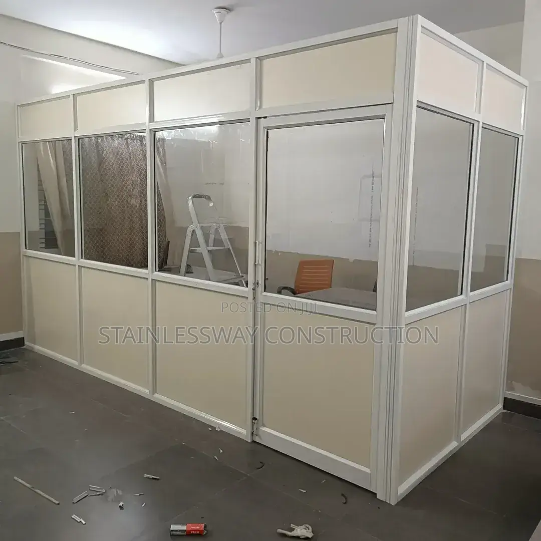 Office Partition With Glass an Bord