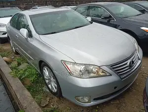 Lexus ES 2012 Silver