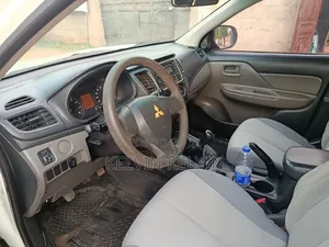 Mitsubishi L200 2016 White