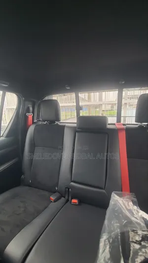 New Toyota Hilux 2025 Black