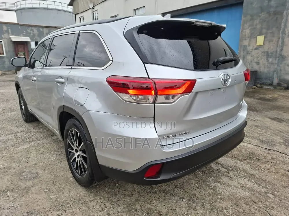 Toyota Highlander 2018 Silver