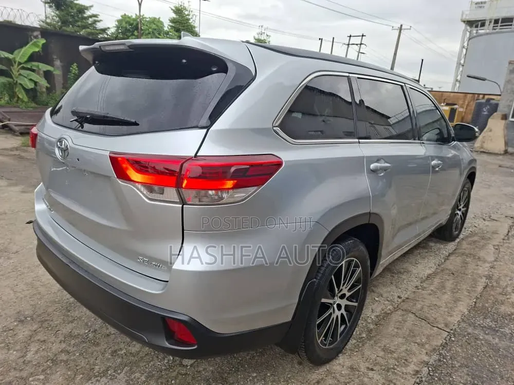 Toyota Highlander 2018 Silver