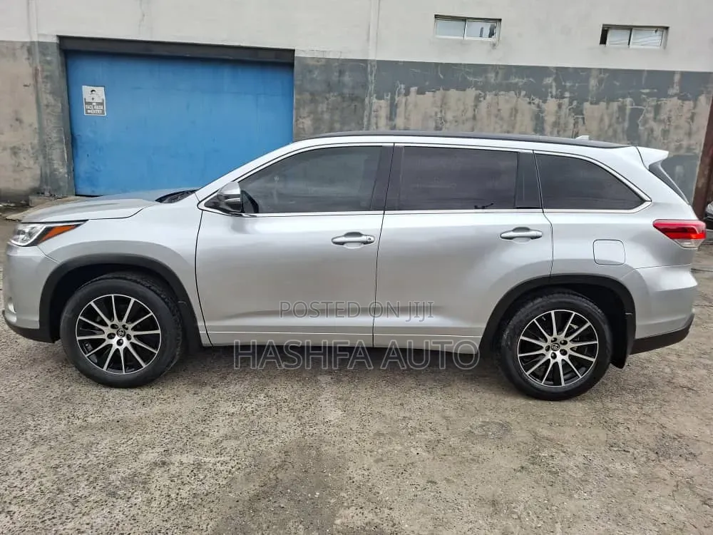 Toyota Highlander 2018 Silver