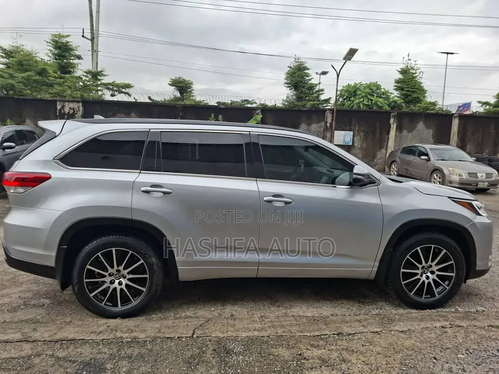 Toyota Highlander 2018 Silver