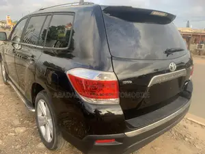 Toyota Highlander SE 2012 Black