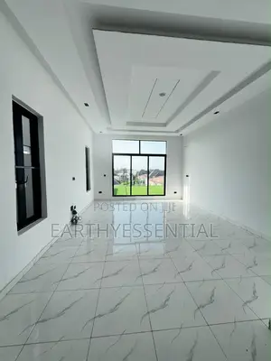 5bdrm Duplex in Lekki for sale