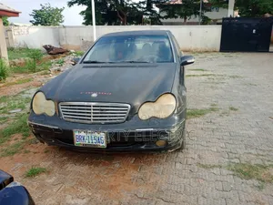 Mercedes-Benz C240 2.6 RWD 2003 Black