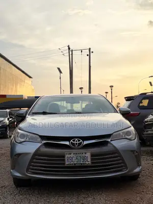 Toyota Camry XLE 4dr Sedan (2.5L 4cyl 6A) 2016 Silver