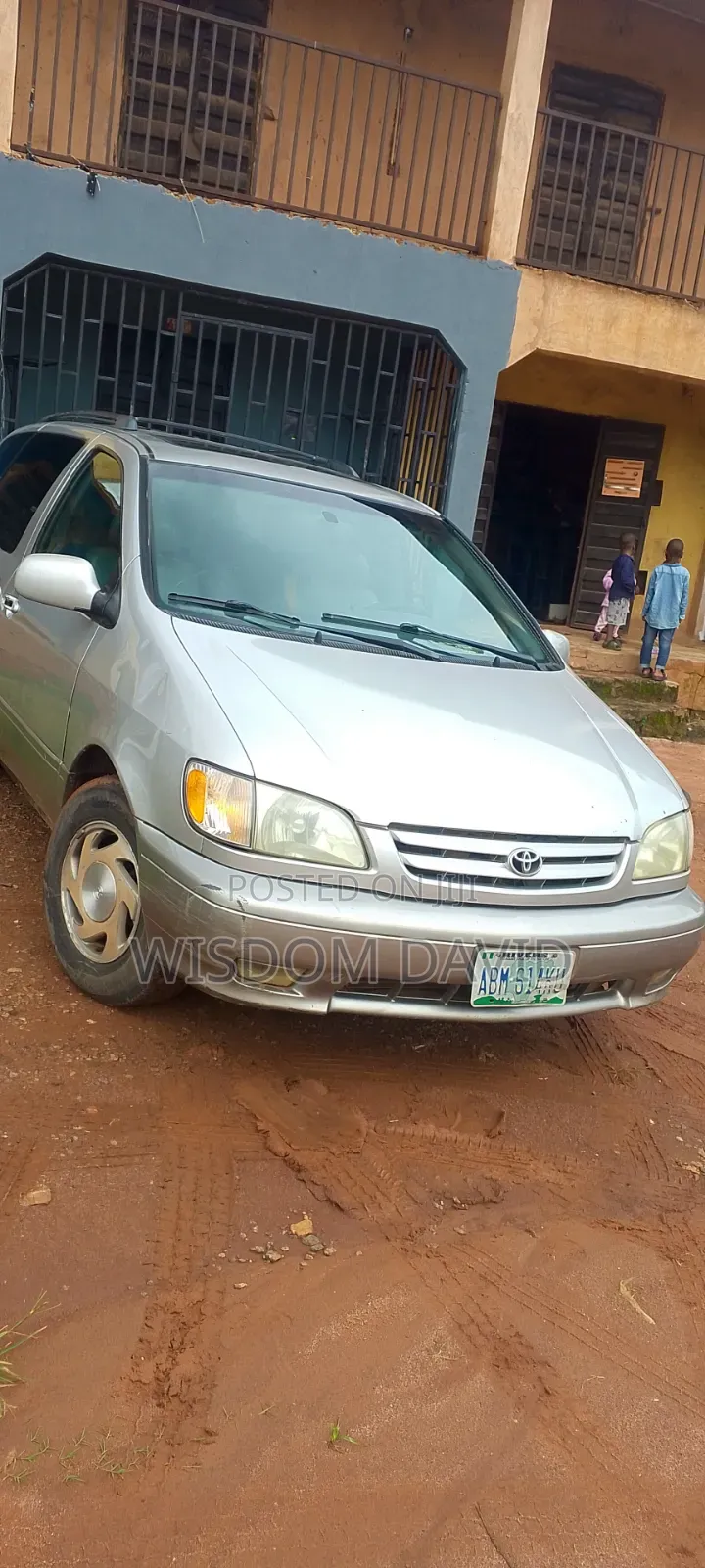Toyota Sienna 2002 Silver
