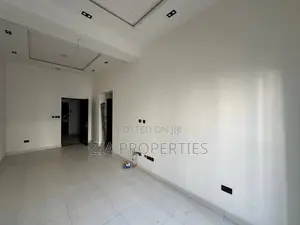 2bdrm Apartment in Lekki Phase 1 for rent