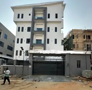 2bdrm Apartment in Lekki Phase 1 for rent
