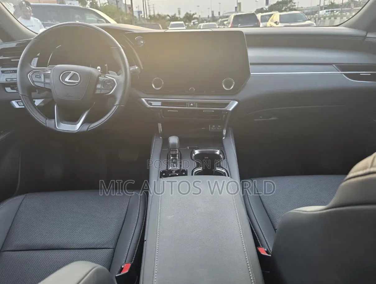 Lexus RX 2025 White