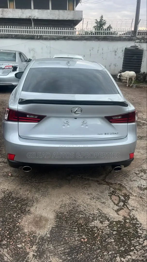 Lexus IS 2015 Silver