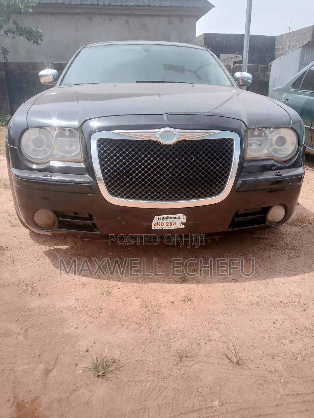 Chrysler 300C Base AWD 2010 Black