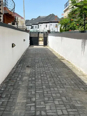2bdrm Block of Flats in Apapa Gra for sale