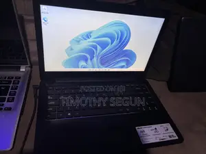 Laptop Asus ASUSPRO P2430UA 4GB Intel Pentium HDD 60GB