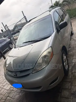 Toyota Sienna LE 2008 Silver