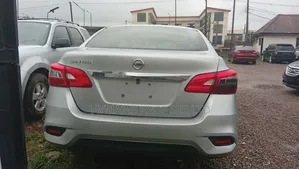 Nissan Sentra S 2017 Silver