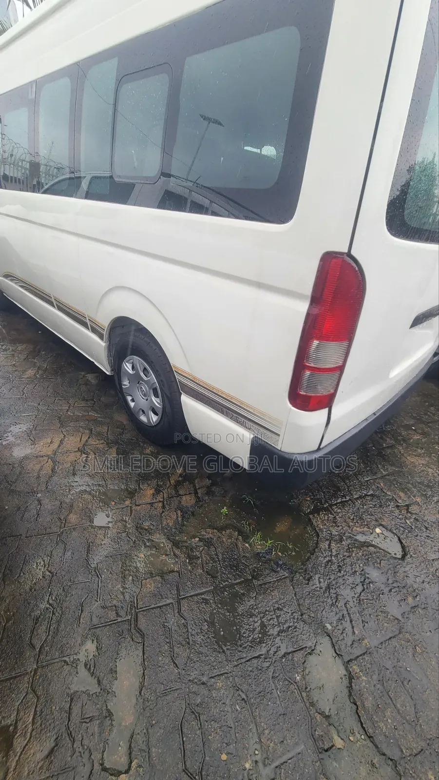 Toyota HiAce 2017 White