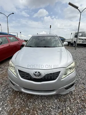 Toyota Camry SE 4dr Sedan (2.5L 4cyl 6AM) 2010 Silver