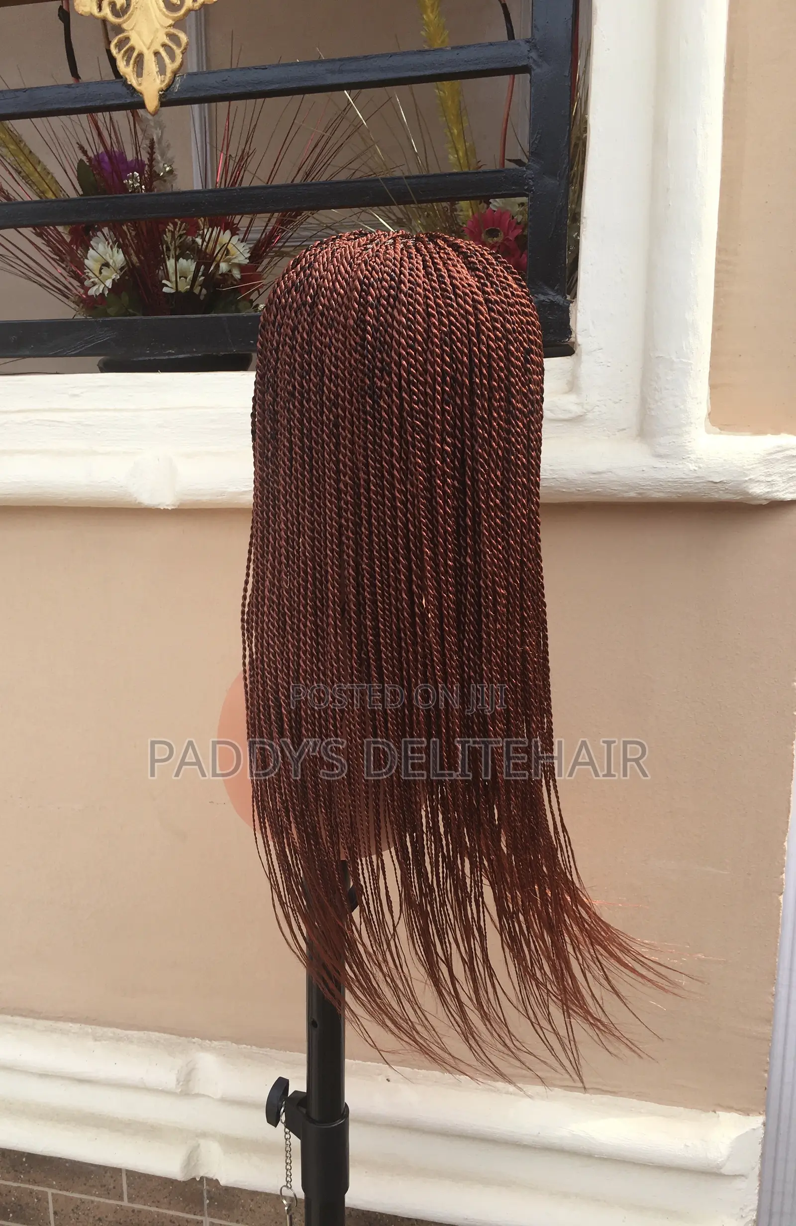 Twisting Wig