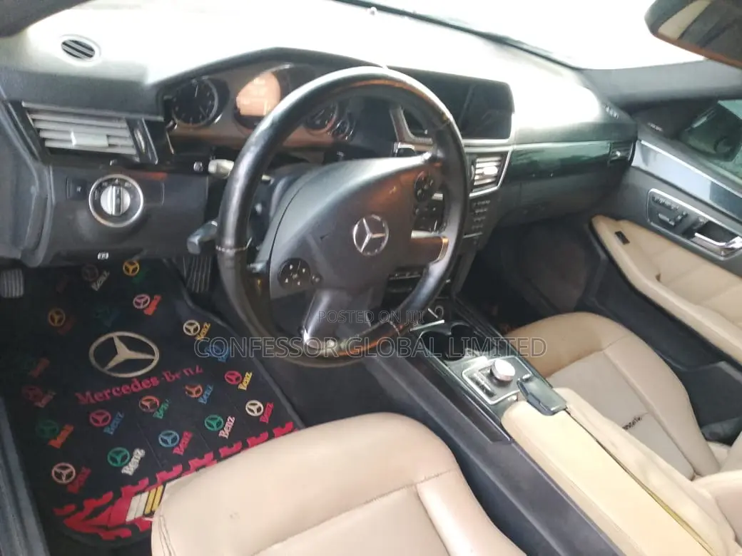 Mercedes-Benz E350 2010 Gold