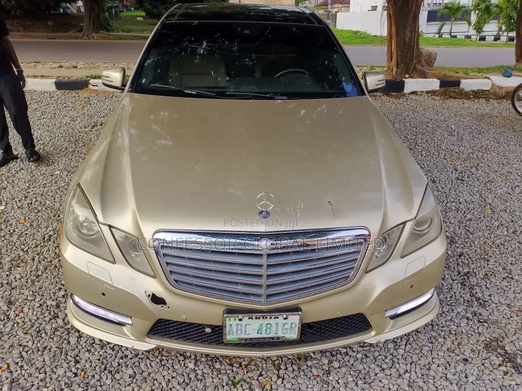 Mercedes-Benz E350 2010 Gold