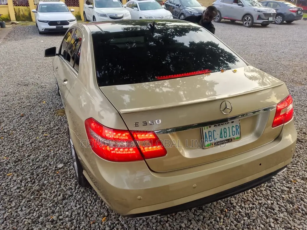 Mercedes-Benz E350 2010 Gold