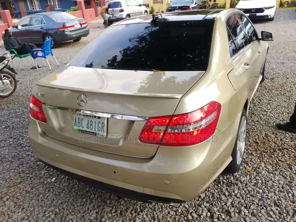 Mercedes-Benz E350 2010 Gold