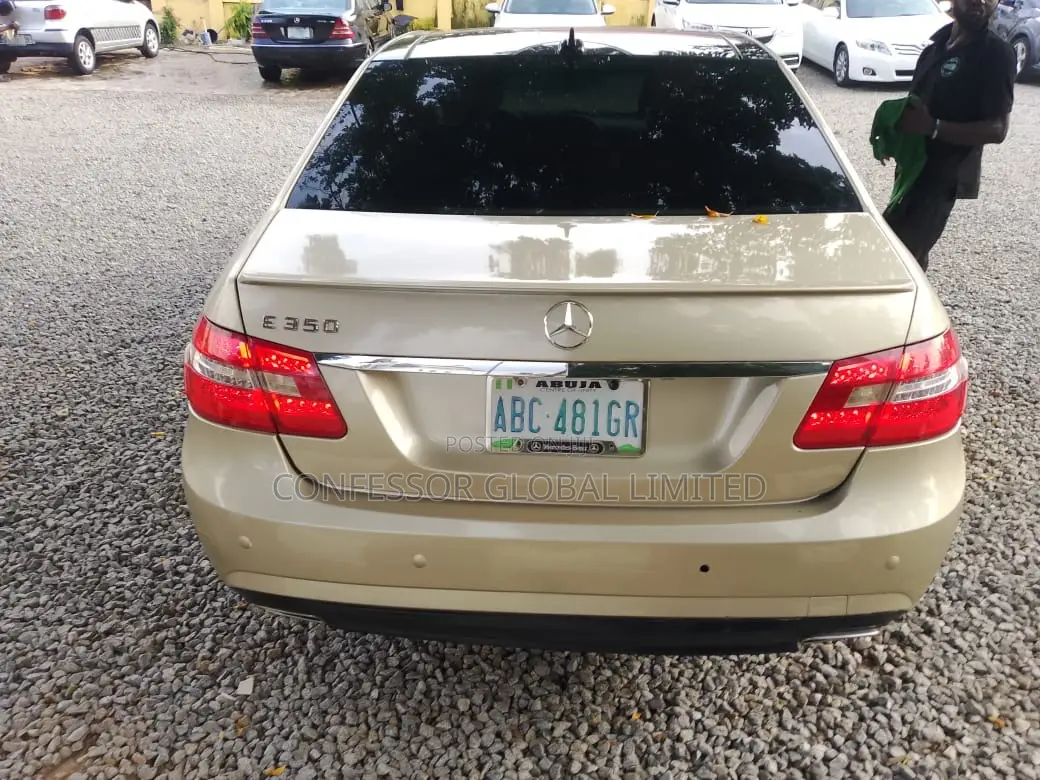 Mercedes-Benz E350 2010 Gold