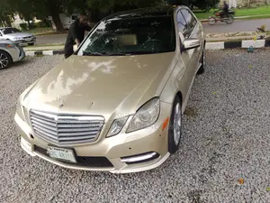 Mercedes-Benz E350 2010 Gold