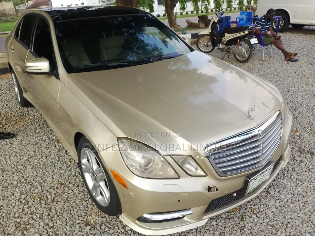 Mercedes-Benz E350 2010 Gold