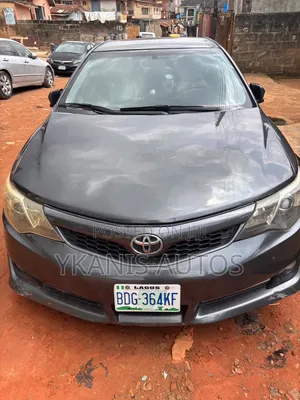 Toyota Camry XLE 4dr Sedan (2.5L 4cyl 6A) 2013 Gray