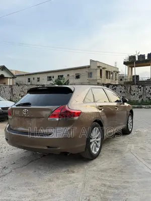 Toyota Venza LE 2014 Gold