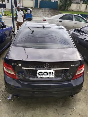 Mercedes-Benz C300 2011 Black