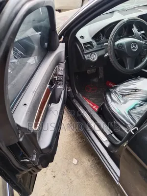Mercedes-Benz C300 2011 Black