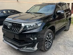 Toyota Land Cruiser Prado 2023 Black