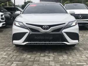 Toyota Camry XSE 2023 Off white