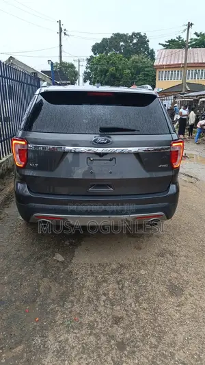 Ford Explorer 2016 Gray