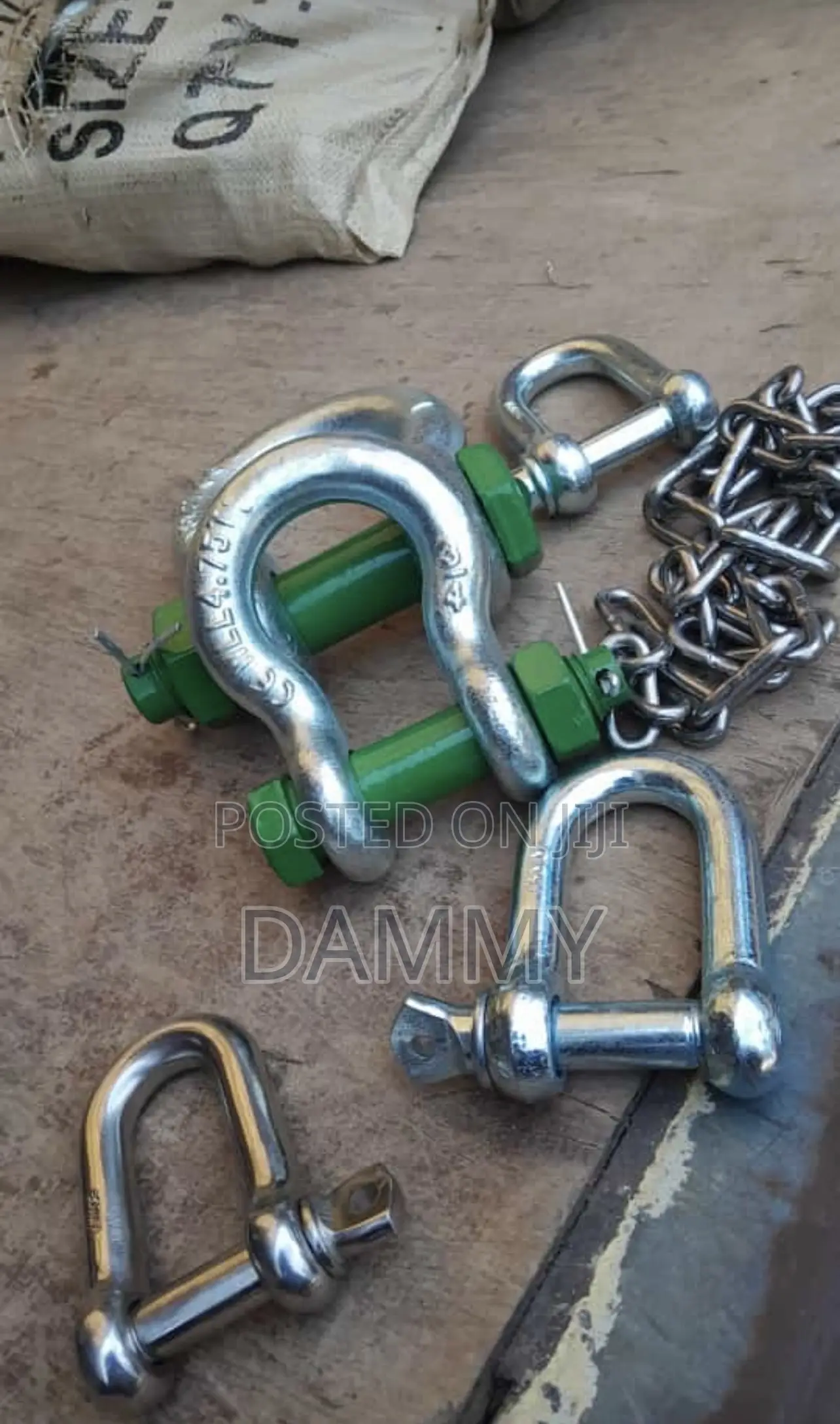 Galvanized Steel Bow Shackles