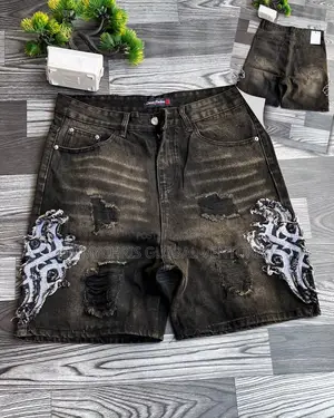 Short Jeans