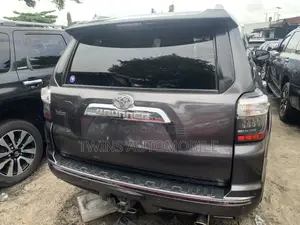 Toyota 4-Runner Limited 4dr SUV 4WD (4.0L 6cyl 5A) 2015 Gray